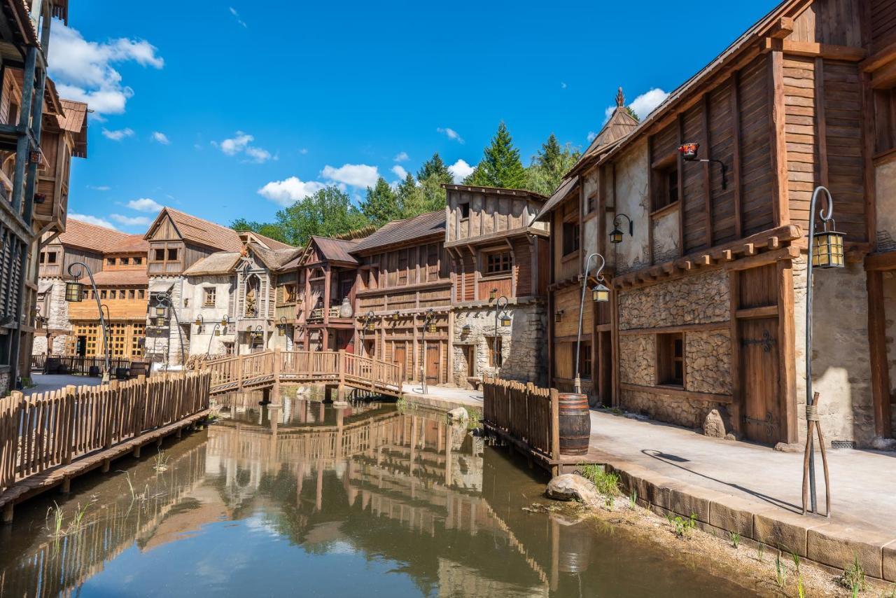 Les Quais De Lutece